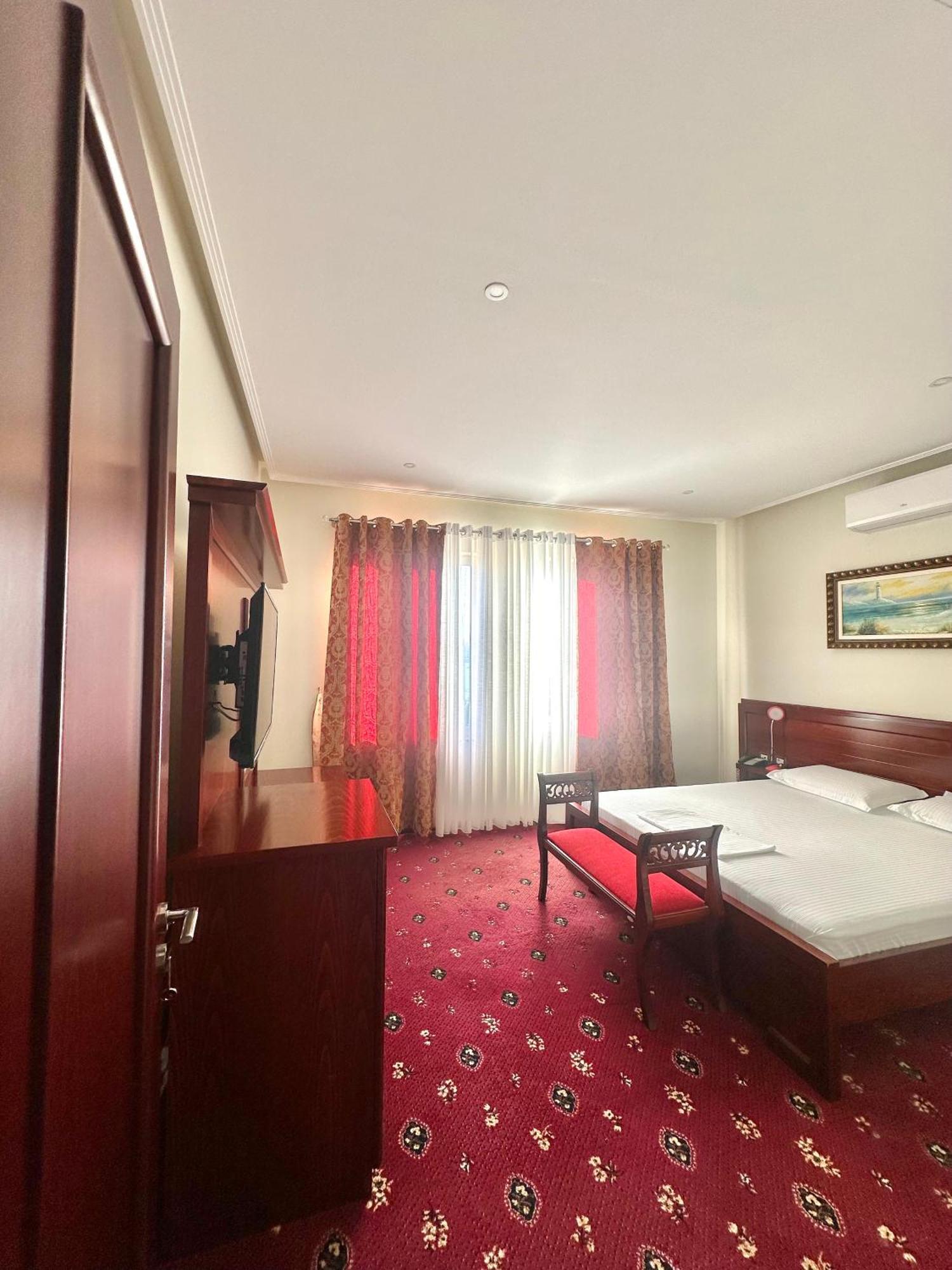 Hotel Duraku 4*