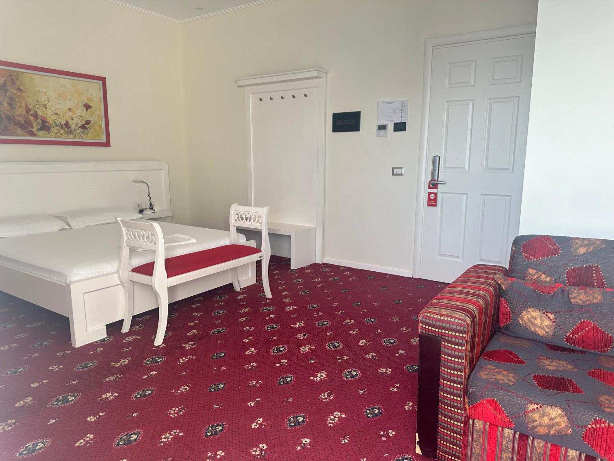 Duraku 4* Sarandë