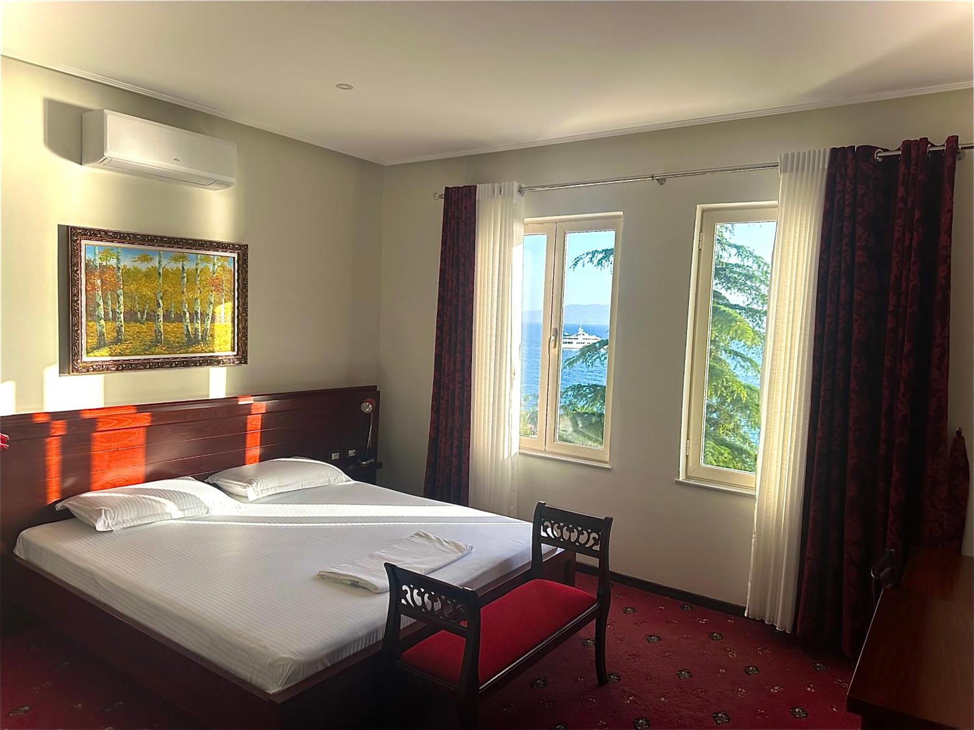 Hotel Duraku 4*