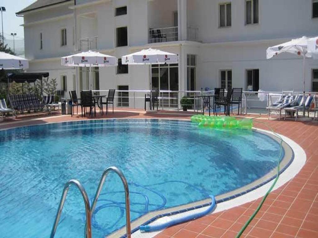 Duraku Sarandë