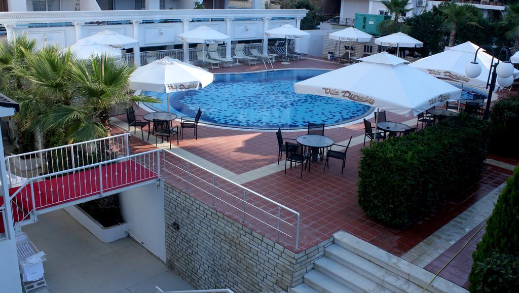 Hotel Duraku 4*